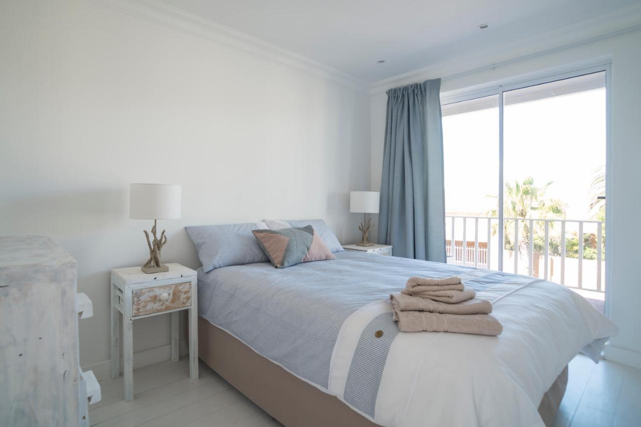 Sunset Beach Living Guesthouse Cape Town Dış mekan fotoğraf