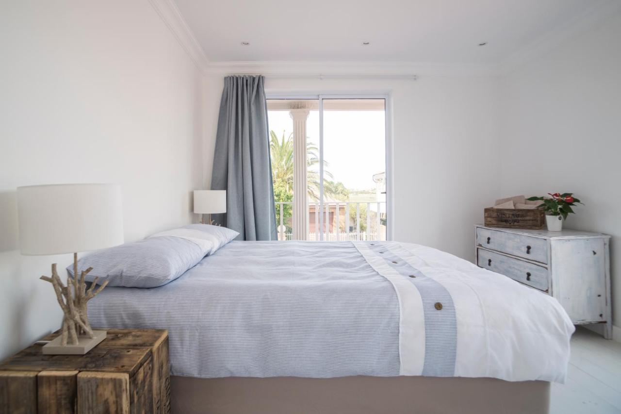Sunset Beach Living Guesthouse Cape Town Dış mekan fotoğraf