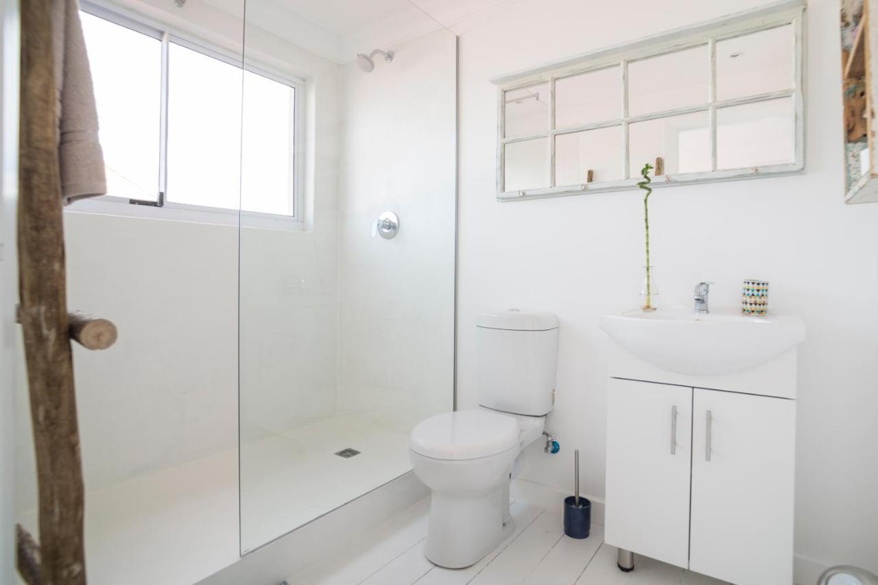 Sunset Beach Living Guesthouse Cape Town Dış mekan fotoğraf