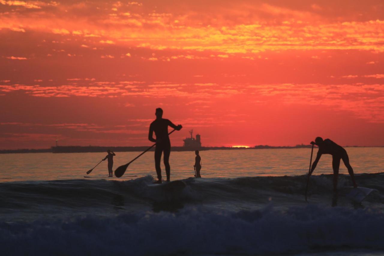 Sunset Beach Living Guesthouse Cape Town Dış mekan fotoğraf