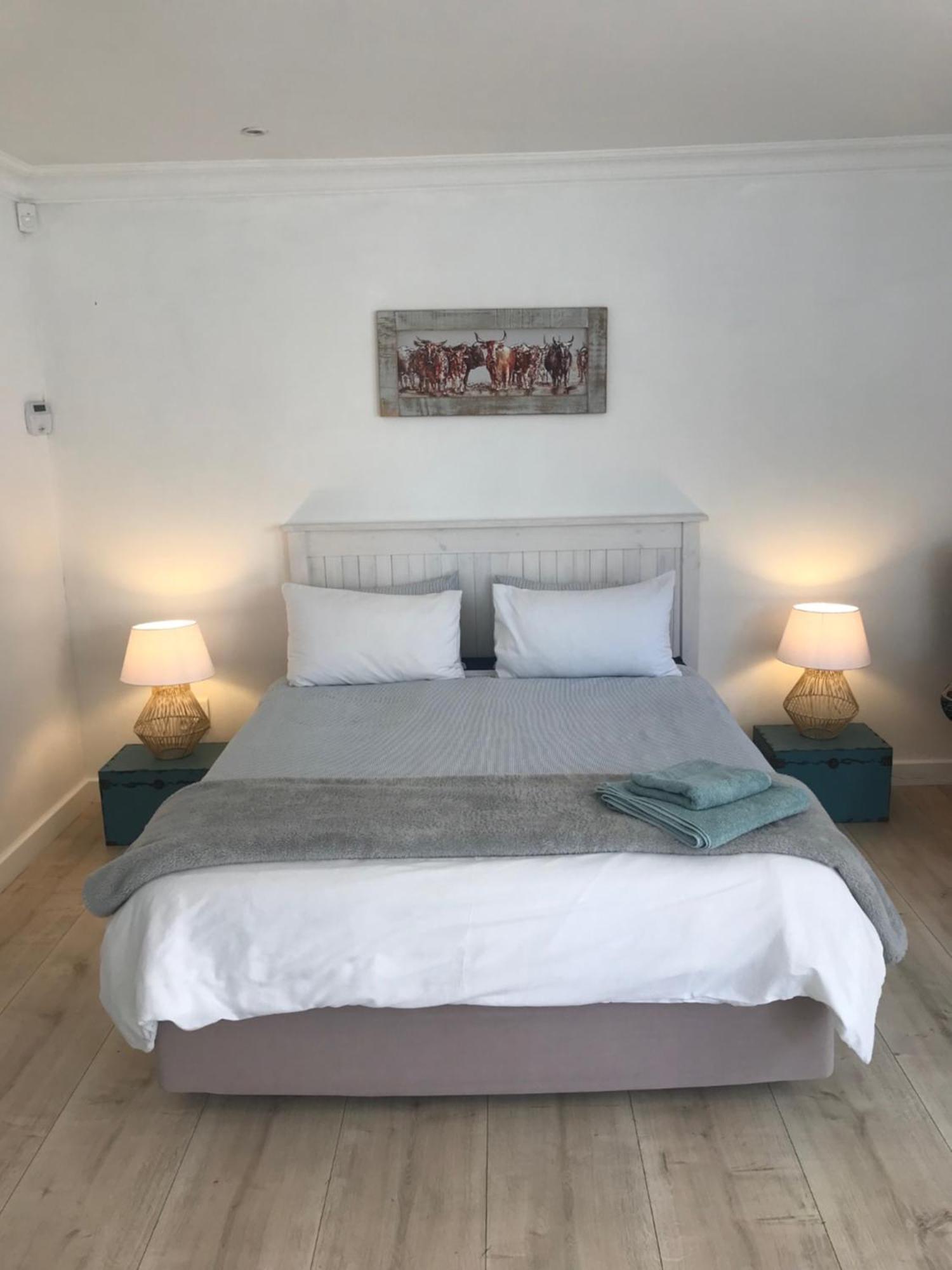 Sunset Beach Living Guesthouse Cape Town Dış mekan fotoğraf