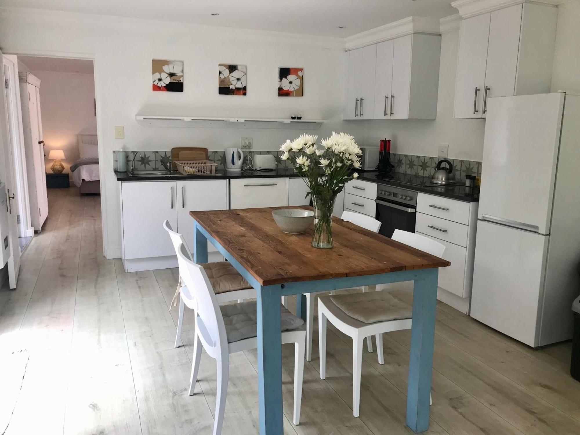 Sunset Beach Living Guesthouse Cape Town Dış mekan fotoğraf