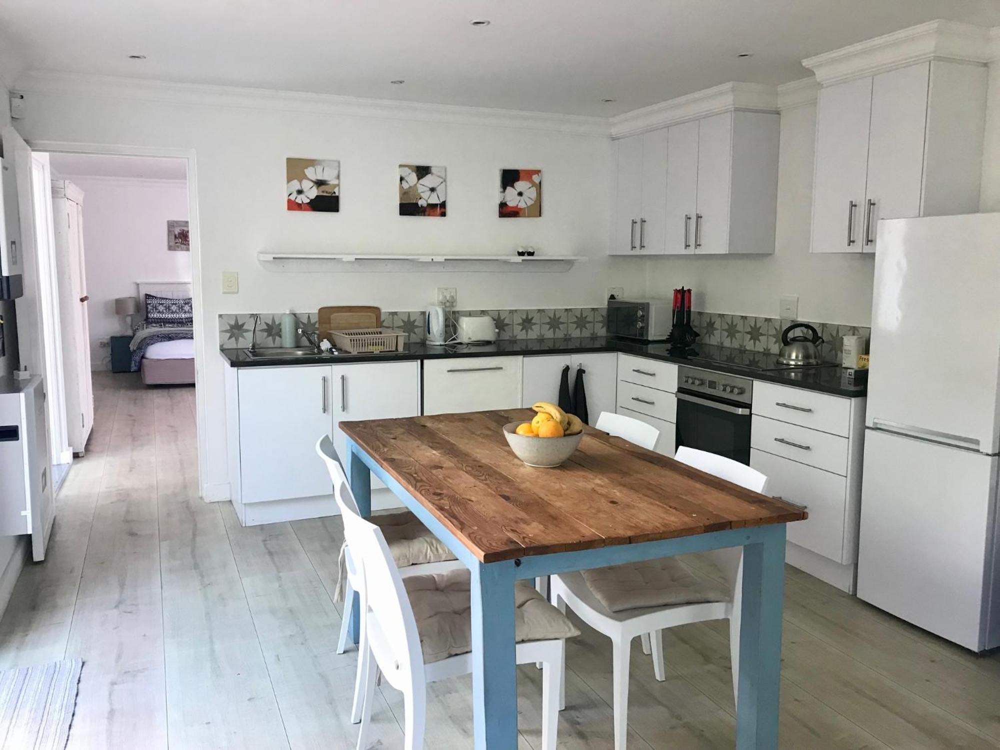 Sunset Beach Living Guesthouse Cape Town Dış mekan fotoğraf
