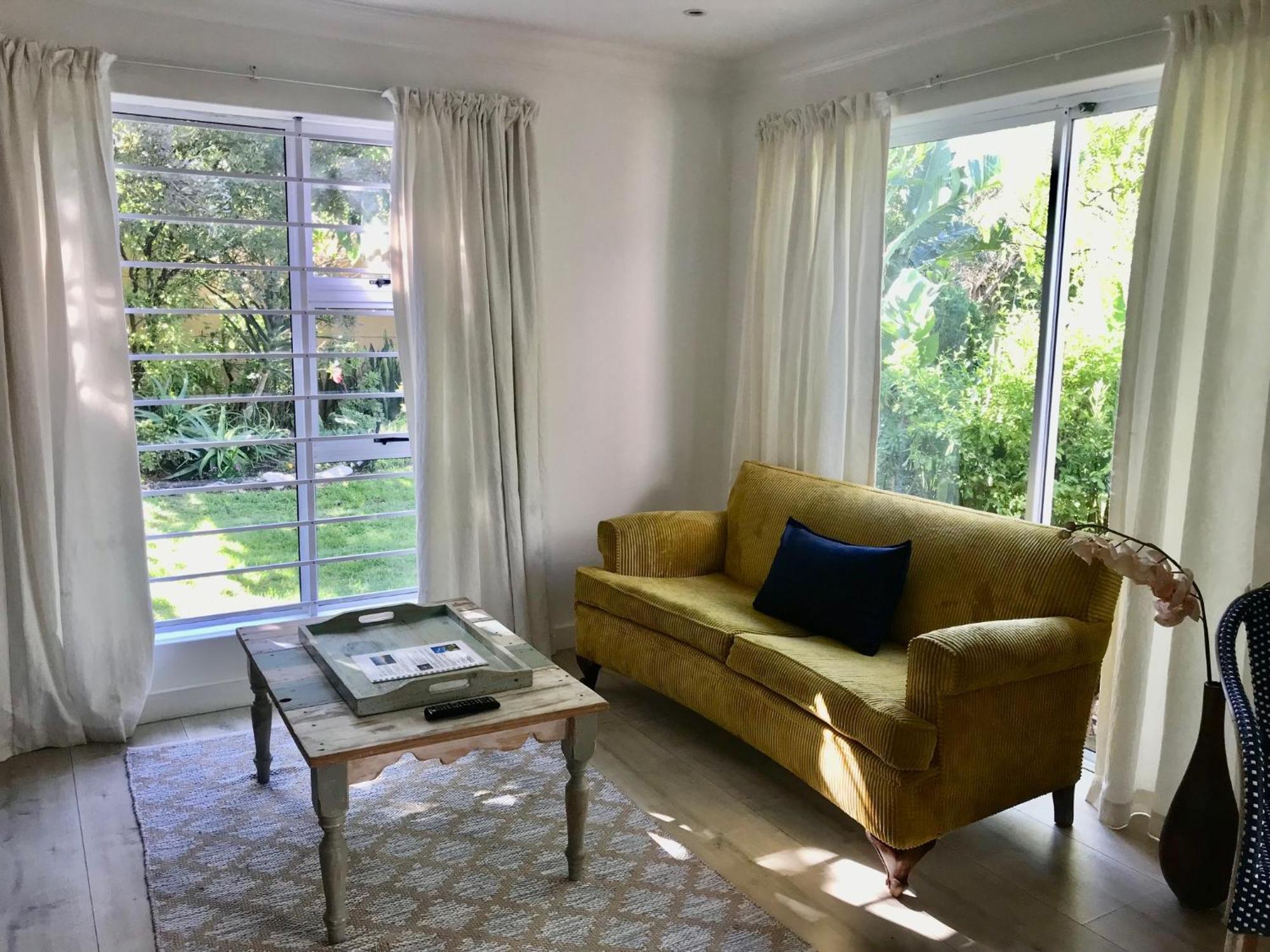 Sunset Beach Living Guesthouse Cape Town Dış mekan fotoğraf